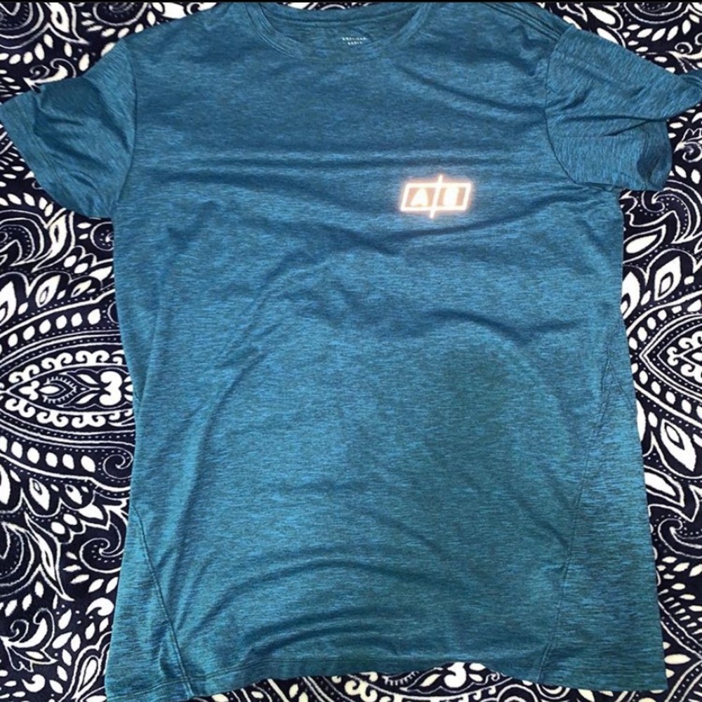 American eagle men’s shirt